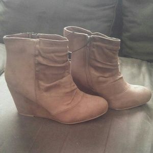 NEW Gorgeous wedge booties ❤